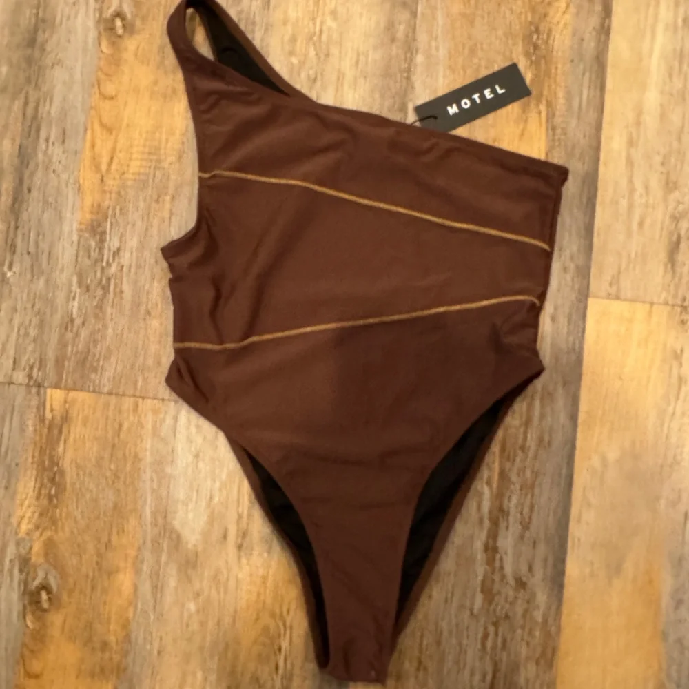 Motel Rocks Women's Brown One-Shoulder Swimsuit - Picture 2 of 4